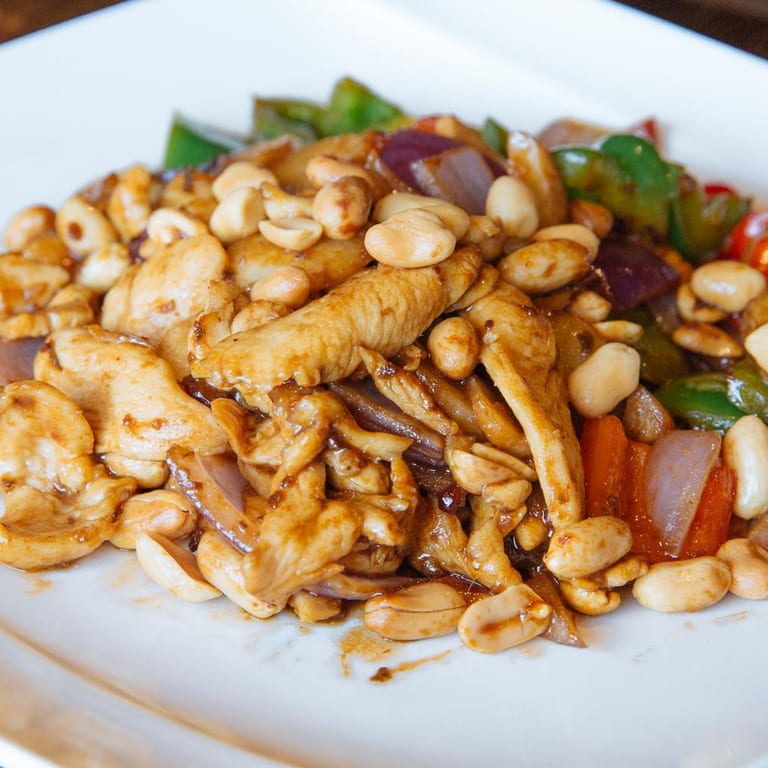Delicious Chowder Creations: Seafood and Vegetarian Options